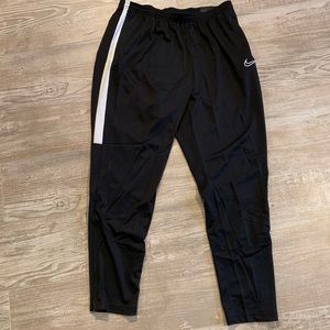 Nike Tapered Joggers
